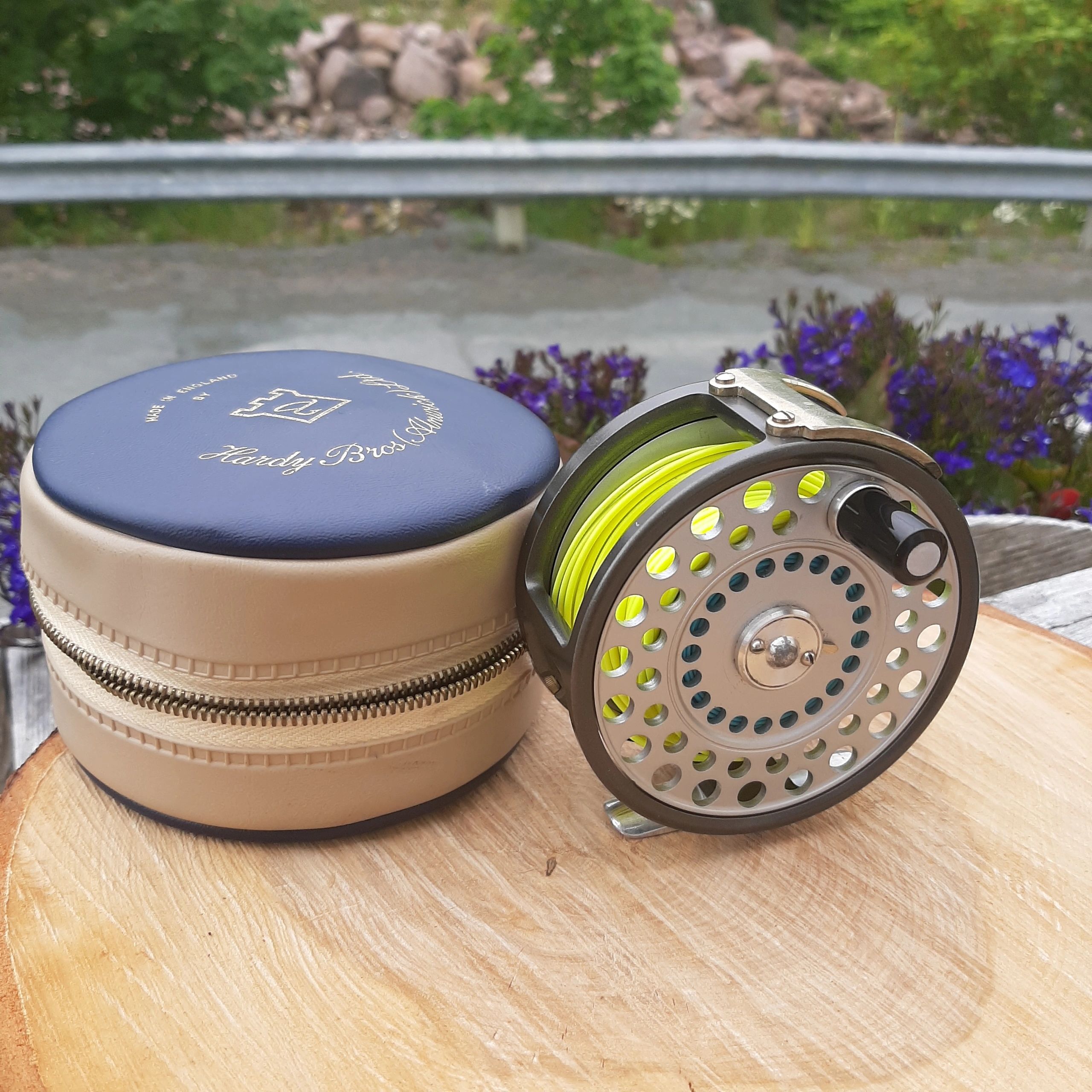 Hardy's Best Reel? Hardy Sovereign Fly Reel Review - Vintage 90s Fly  Fishing 