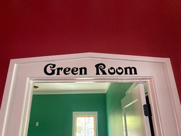 Hand lettered room name for bed and breakfast in Jefferson, TX.