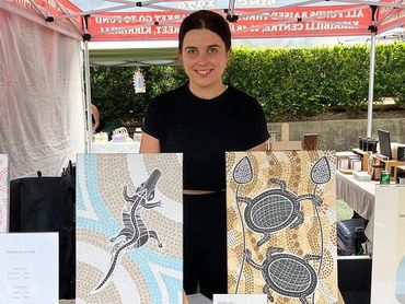 Kirribilli Markets - Contemporary aboriginal artist Kourt. 