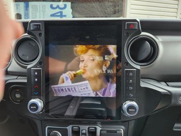 INSTALLATION OF A  LINKSWELL 12.1 T-STYLE ANDROID RADIO TABLET IN 2020 JEEP GLADIATOR 