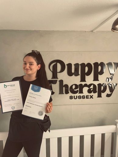 Kelly – Puppy Therapy Sussex employee
