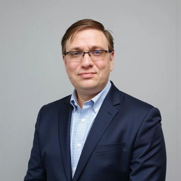 Christopher Robbins, Editor of AI&Finance