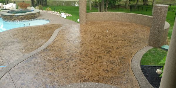 stamped concrete with exposed aggregate border