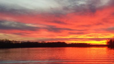 Gorgeous sunset on the Mississippi River 