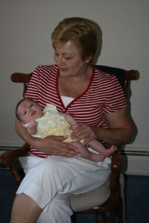 Zana_and_Grandma_Dix_May_11__08.jpg