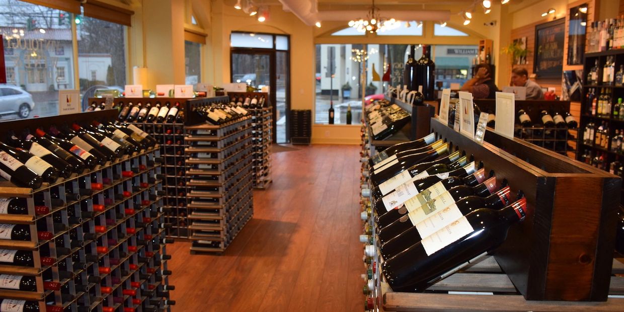 Interior Vintology Wine & Spirits