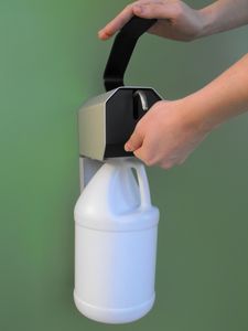 AR225
High Volume-Light Duty Wall Mounted 
Dispenser for Pour Handle Gallon Bottles
