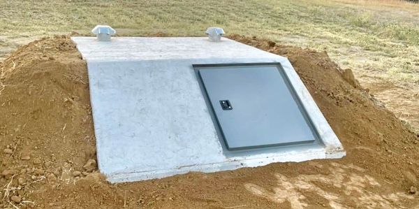 In ground storm shelter