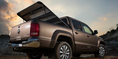 Rigidek EZlift bakkie tonneau cover for Volkswagen Amarok