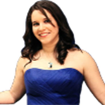Mujer sonriente con vestido azul sin fondo.