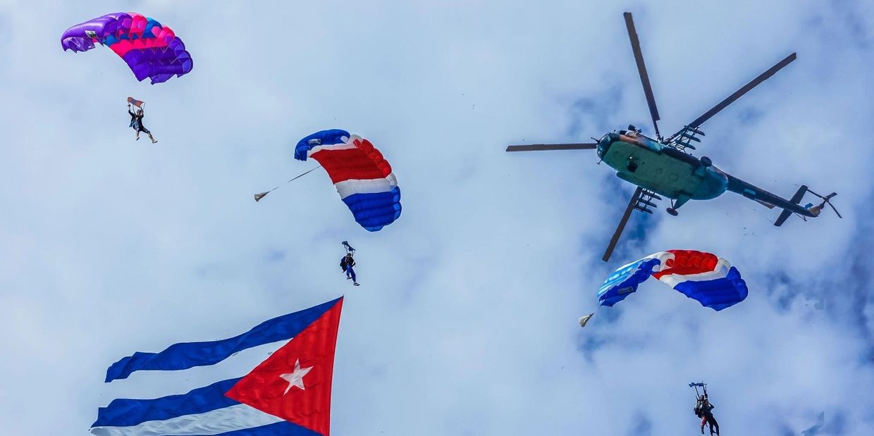 Saltos en paracaídas tandem