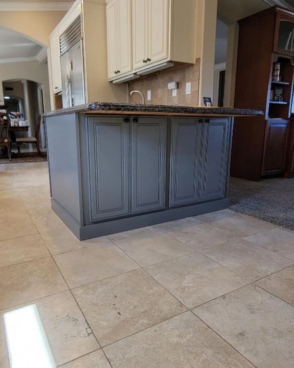 Raised panel doors on a peninsula 