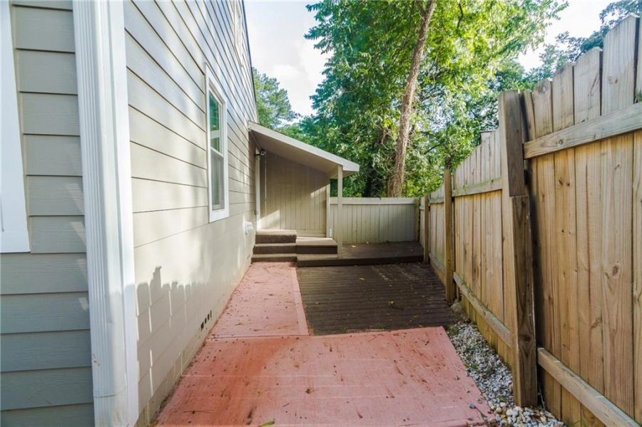 Lindbergh residence before renovation, photo 13