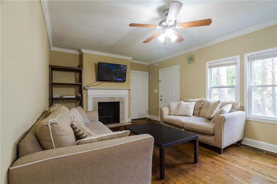 Lindbergh residence before renovation, photo 7