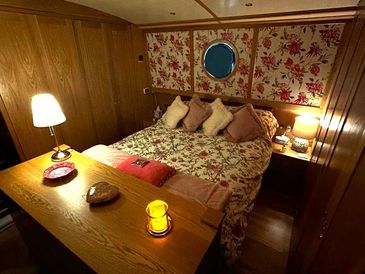 Rainbows End bedroom 
