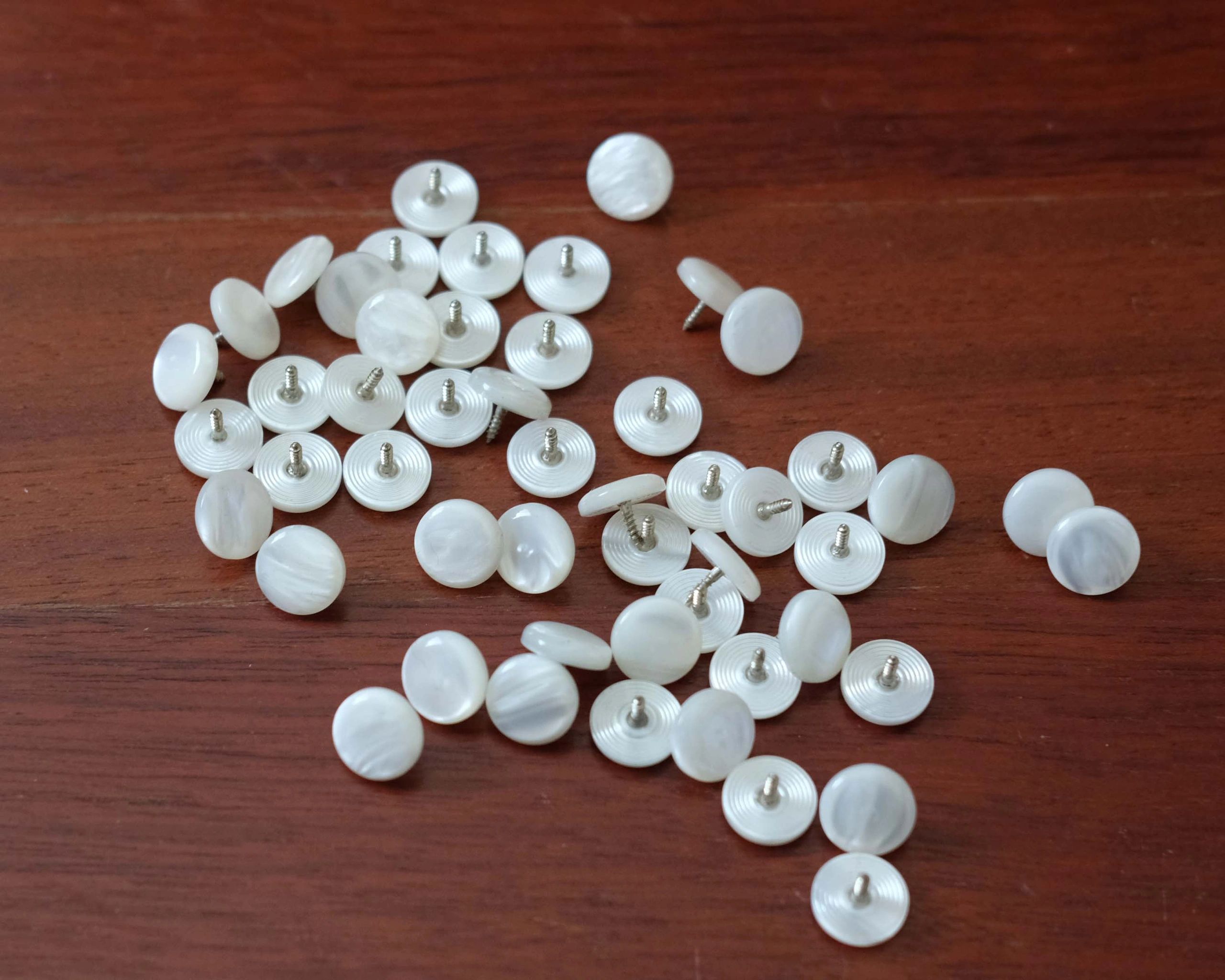 Accordion Buttons w Screw Pearl Black 15 mm 