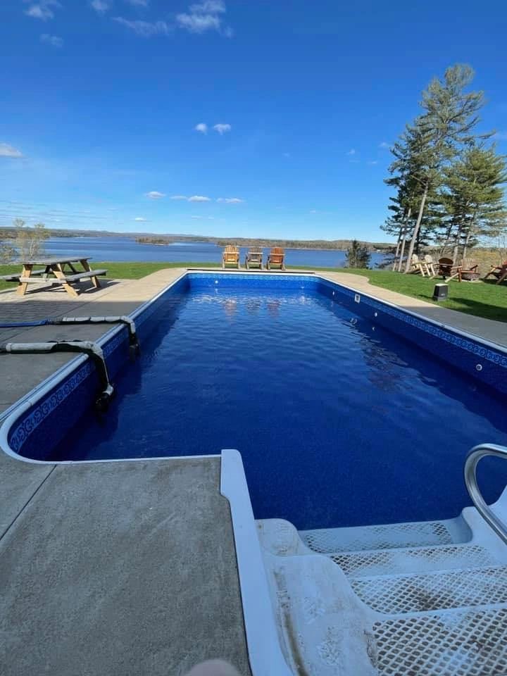 Expert Pool Water Delivery Services