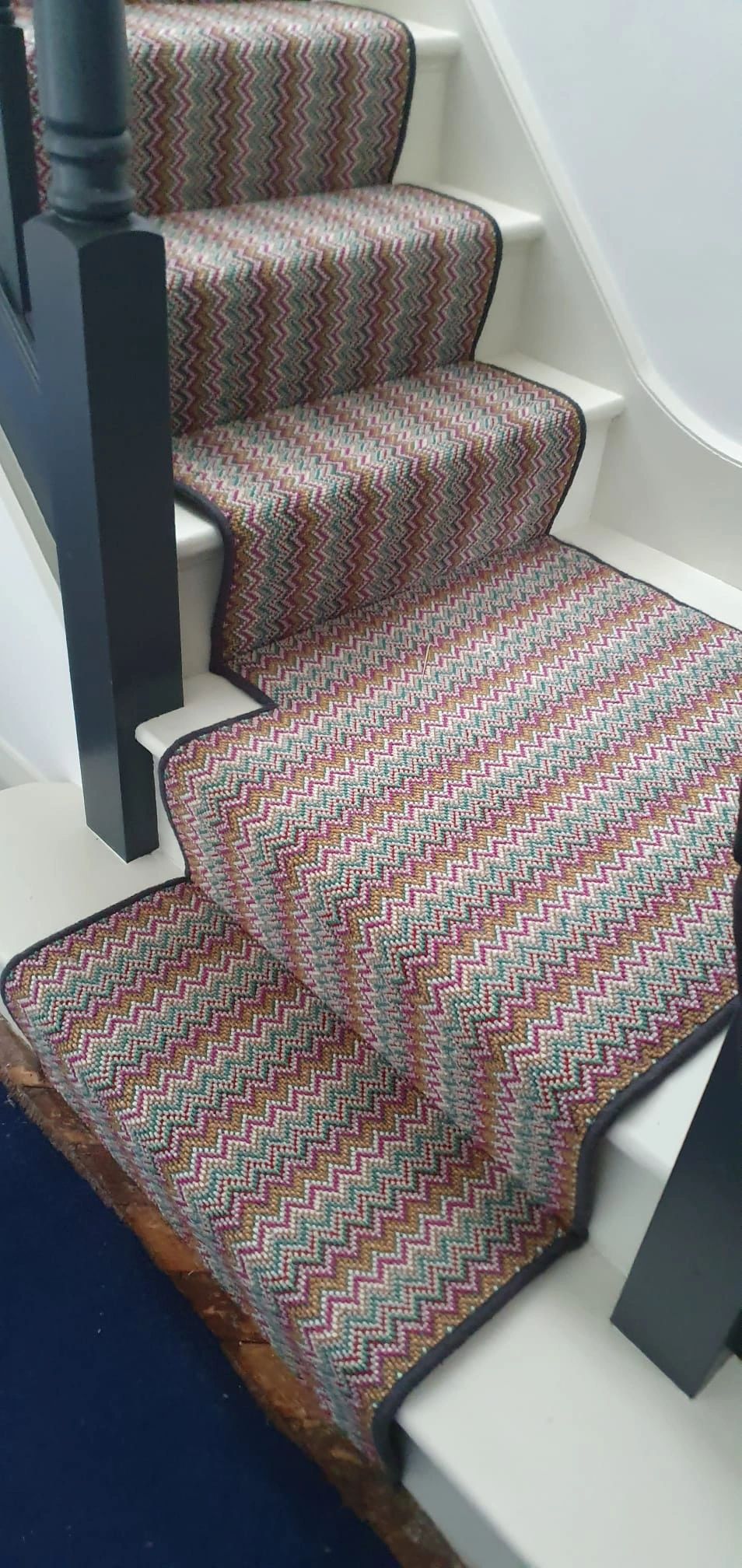 Grosvenor Wilton carpeting.
Colour Cravat with a complimenting edge yarn