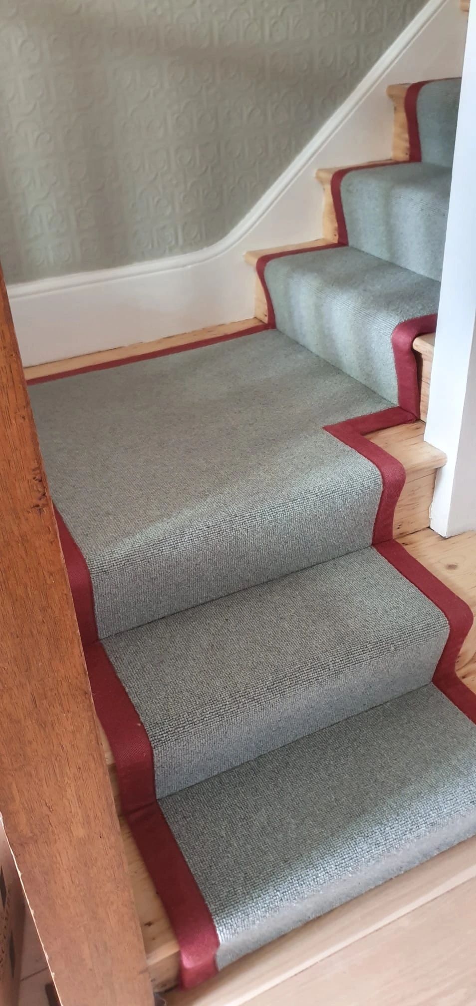 100% wool loop with a cotton taped edge