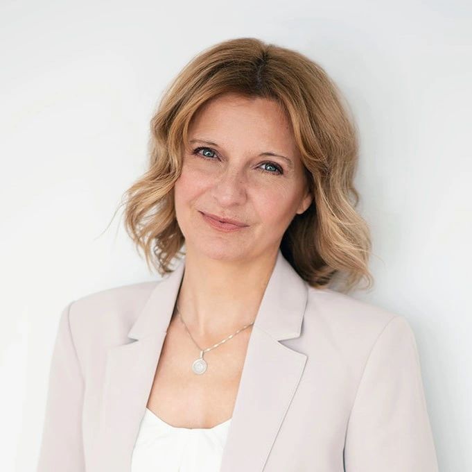 Sandrine détient la certification en gestion du changement CCMP.