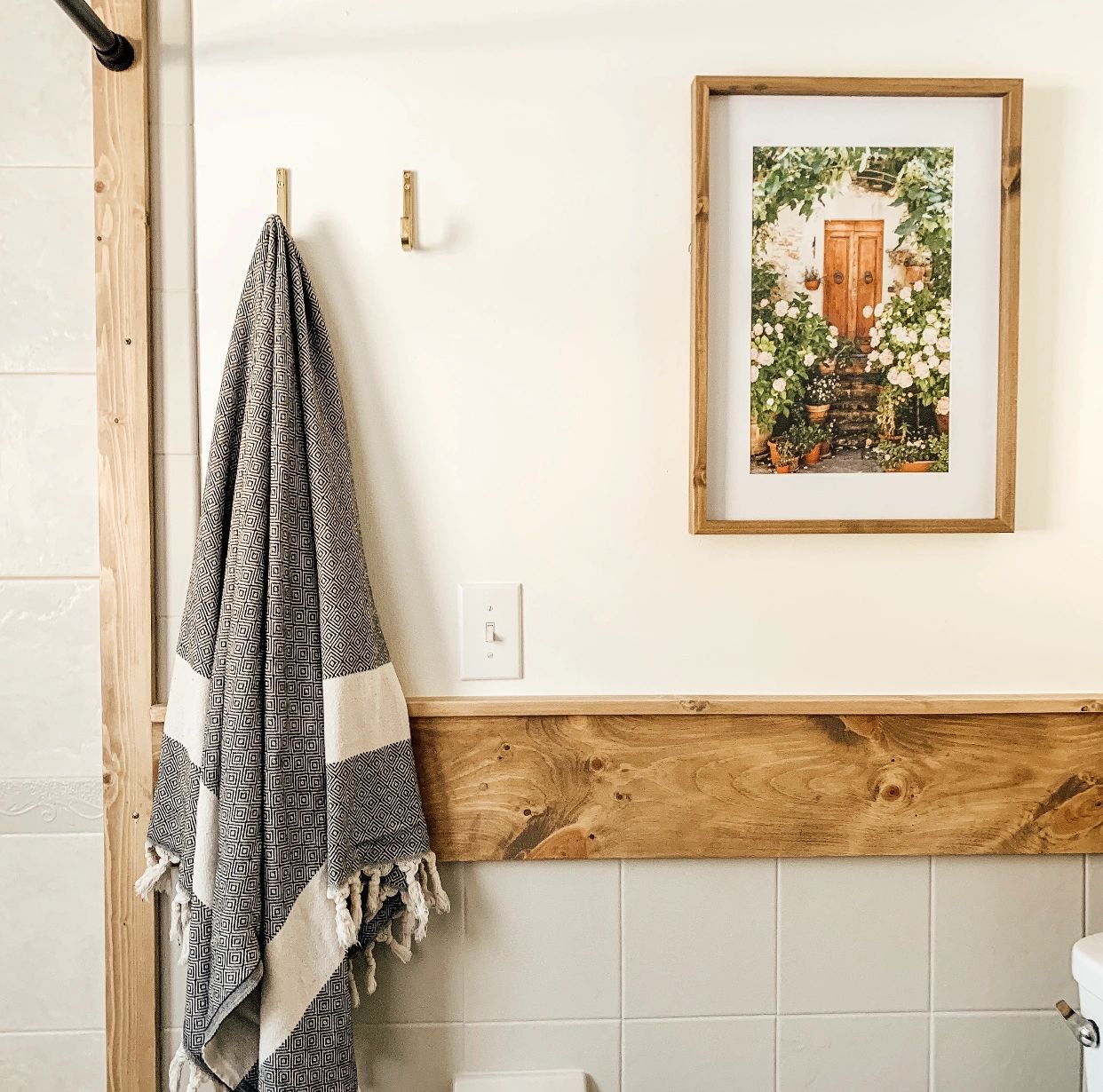 Wood Trim Farmhouse Bath Towel Bar