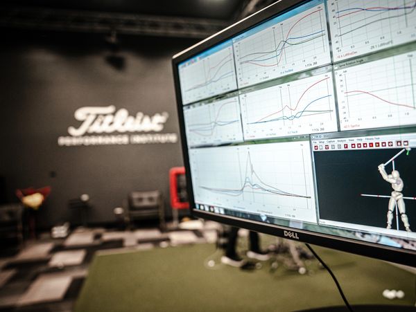 Computer screen showing graph analysis in a golf performance institute.
