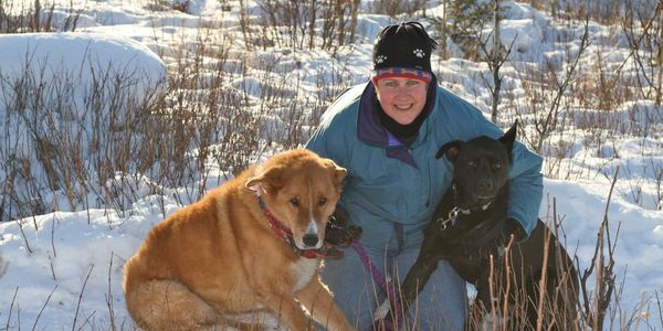 Katie, Laura, Koda