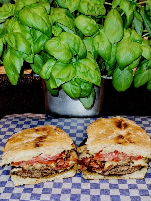 La Sandwicherie offrent différentes options pour votre dîner, souper, collation ou autre. Vous êtes 