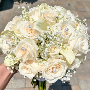 calla lily and rose bridal bouquet
