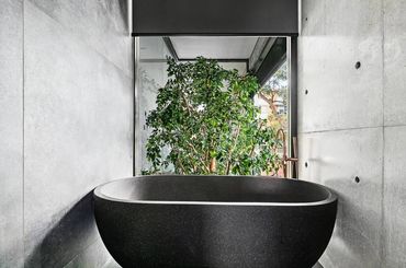 Luxurious Bathtub