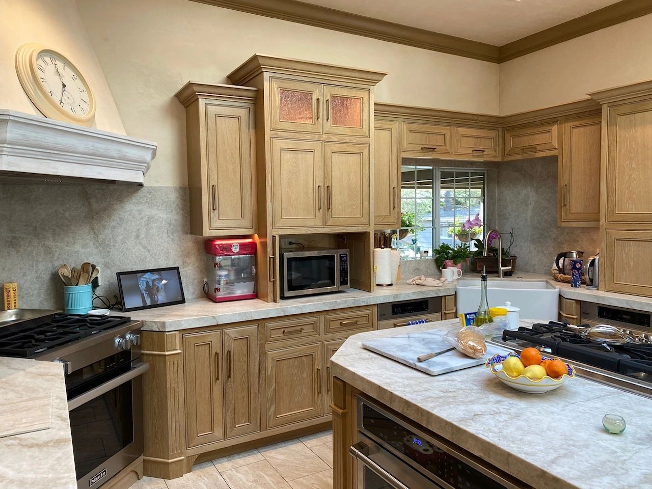 Gallery Detail: Luxury Cabinets Finish