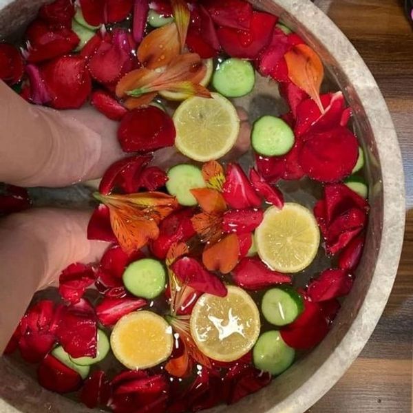 esenyurt pedikür batık çıkarma ayak protez tirnak kalıcı oje