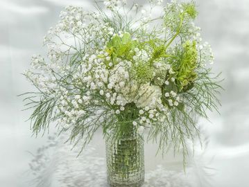 white wedding bouquet