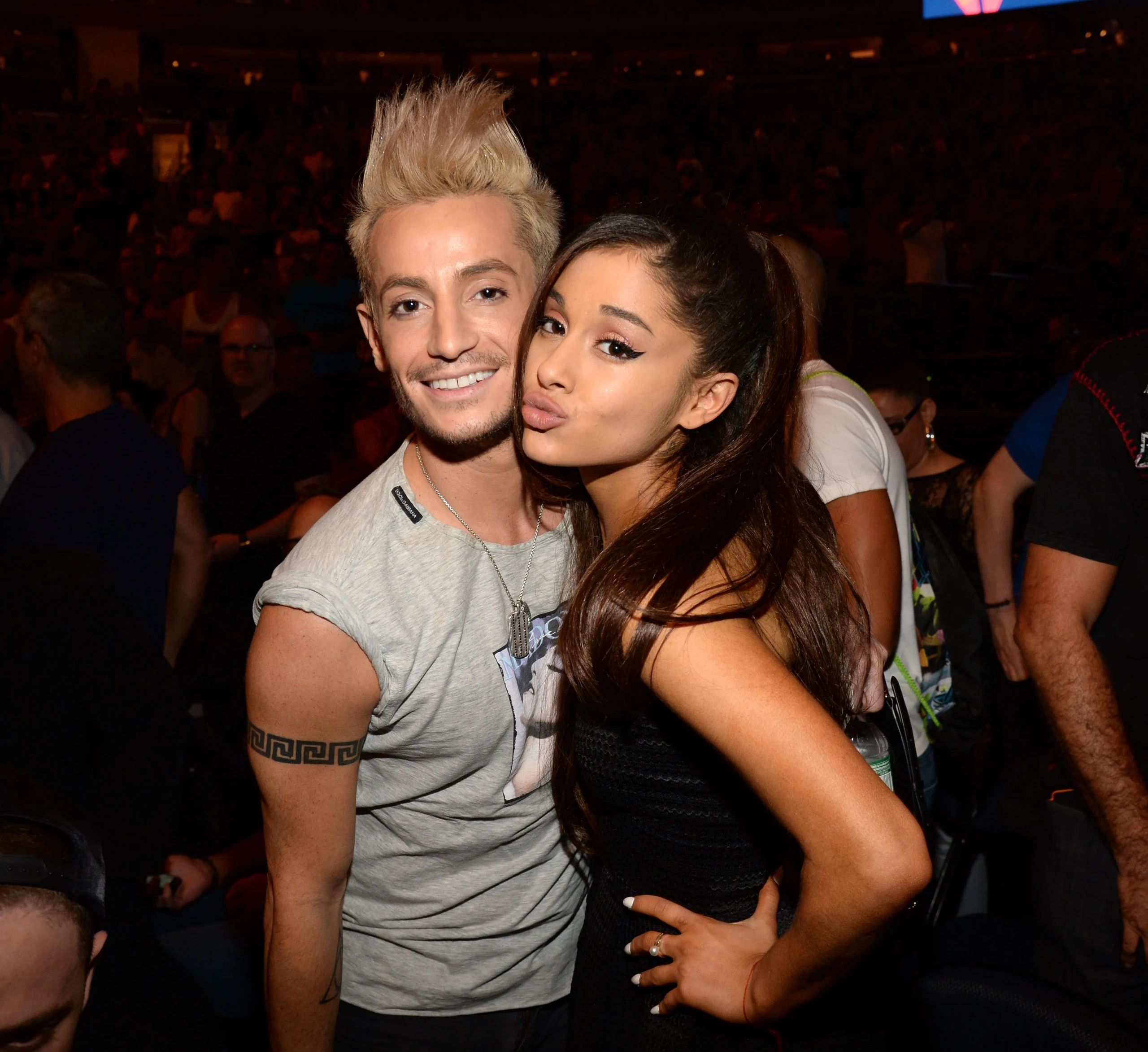 Ariana Grande’s brother Frankie brutally mugged in New York City(02)