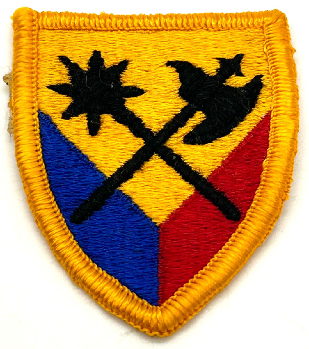 US Military Issue 194th Armoured Brigade Fabric Uniform Patch