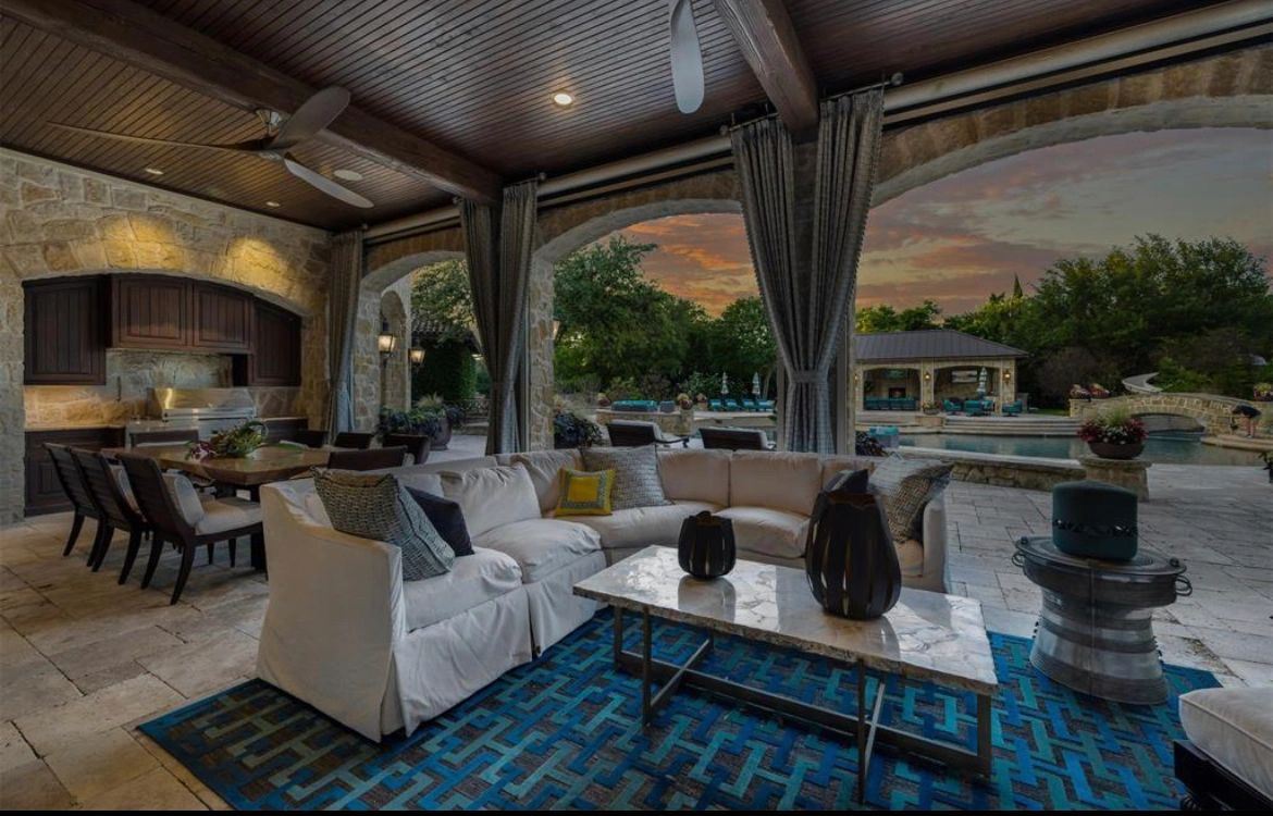 McIntosh Fine Homes, REALTORS®️