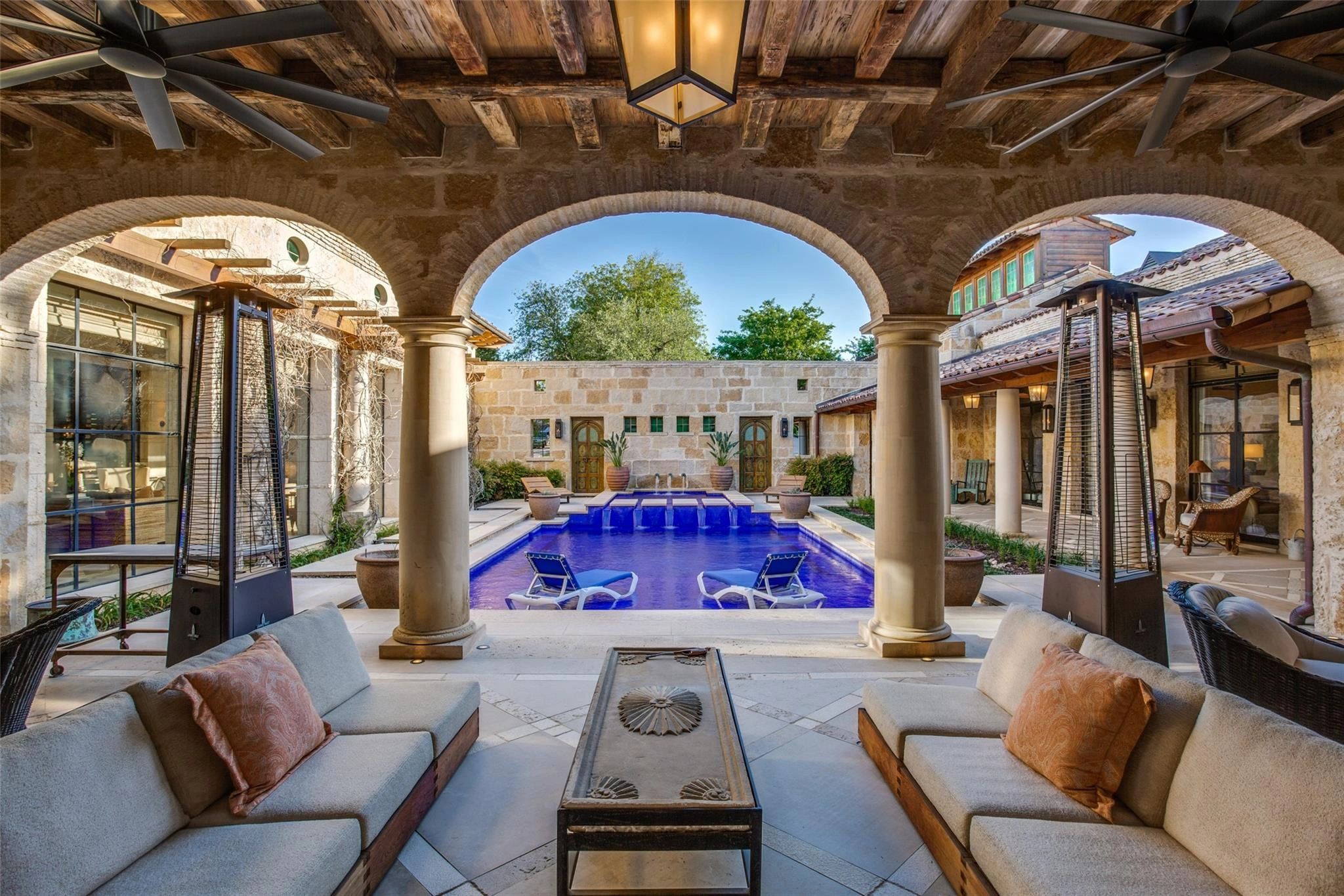 McIntosh Fine Homes, REALTORS®️ McIntosh Fine Homes, REALTORS®️