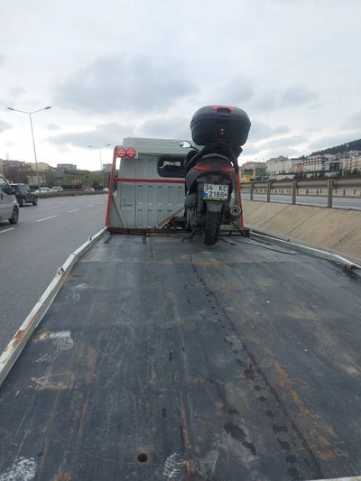 motorsiklet çekici motor yol yardım
