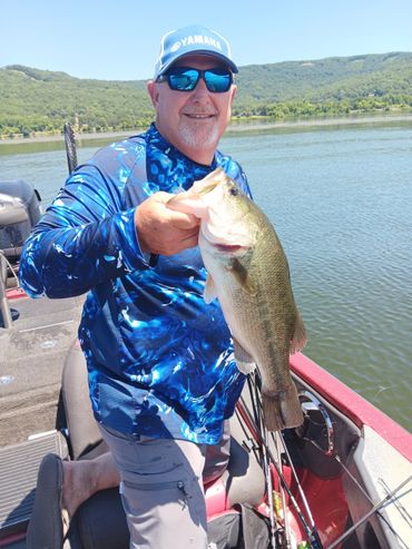 Chickamauga lake bass fishing guide