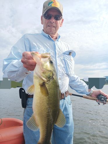 Chickamauga lake bass guide