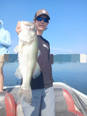 Chickamauga lake bass guide