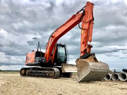 13 Tonne Excavator available for hire in Victoria, Australia. 