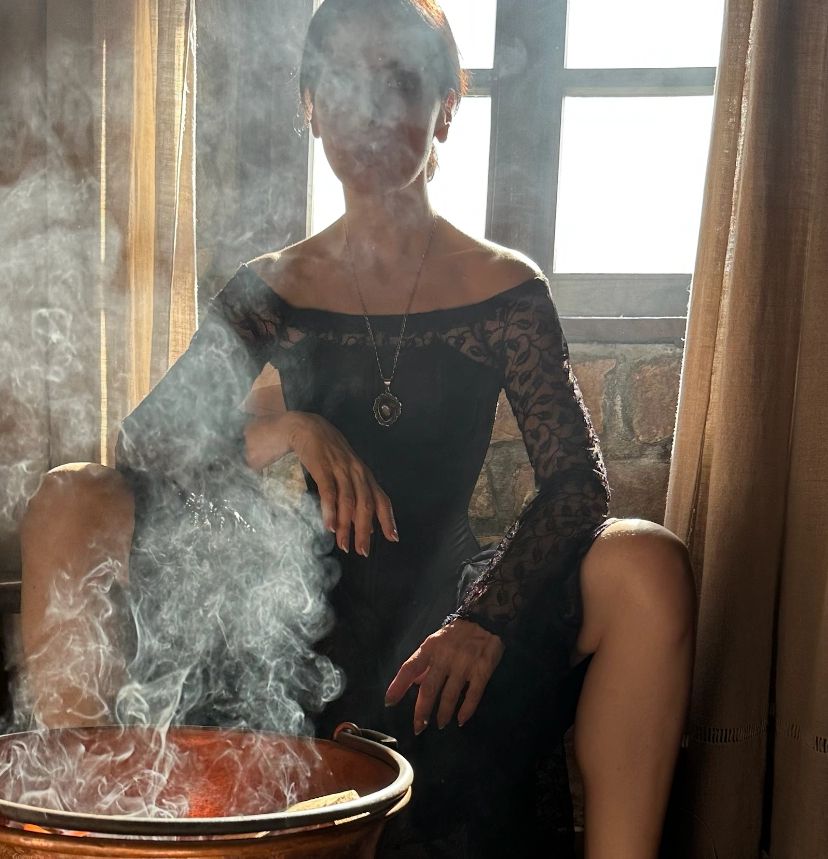 eva martin con un caldero