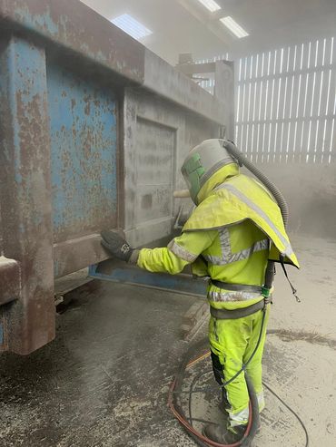 Removing paint and rust preparation