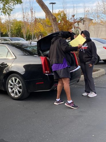 Thanksgiving 2020
Helping Those in Need