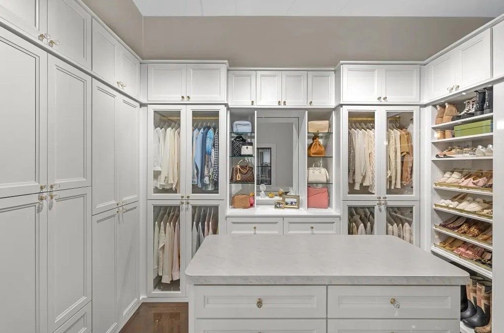 Custom Closets & Quality Craftsmanship in Florida