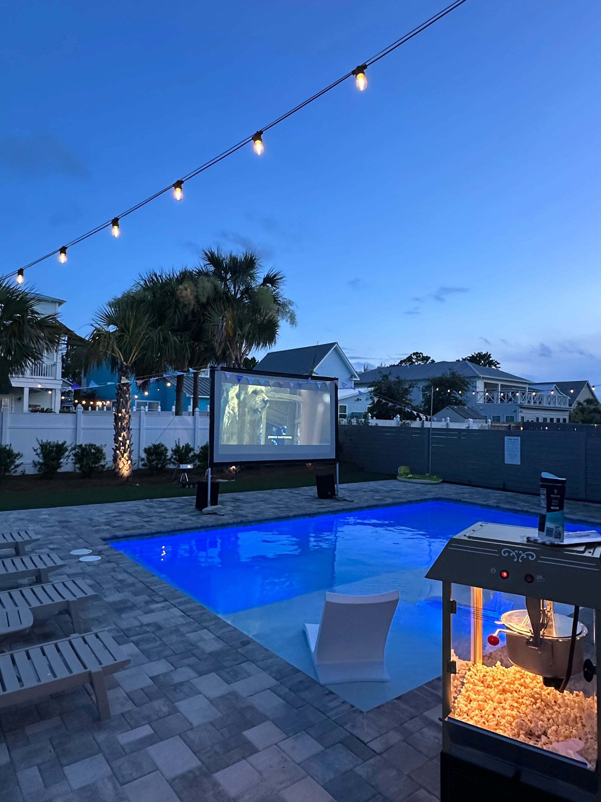 magicnightcinema.com