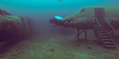 scuba diver in gilboa quarry ohio, twinset diver
