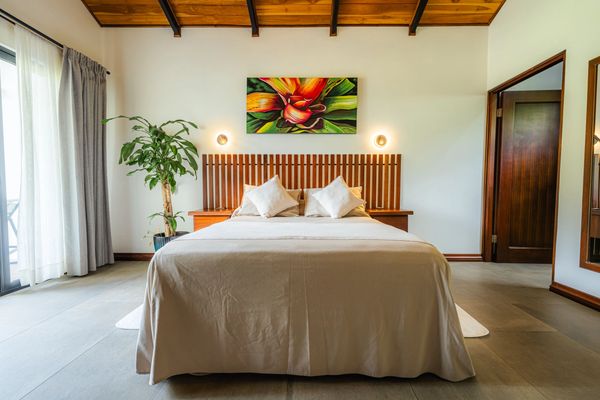 spacious-luxury-rooms-la-fortuna