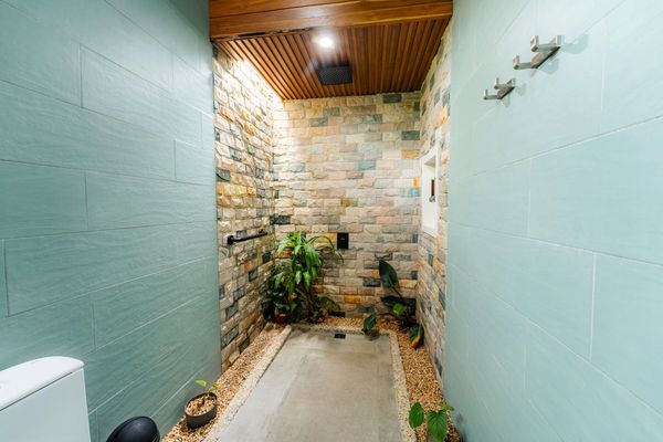 luxury-shower-La-Fortuna